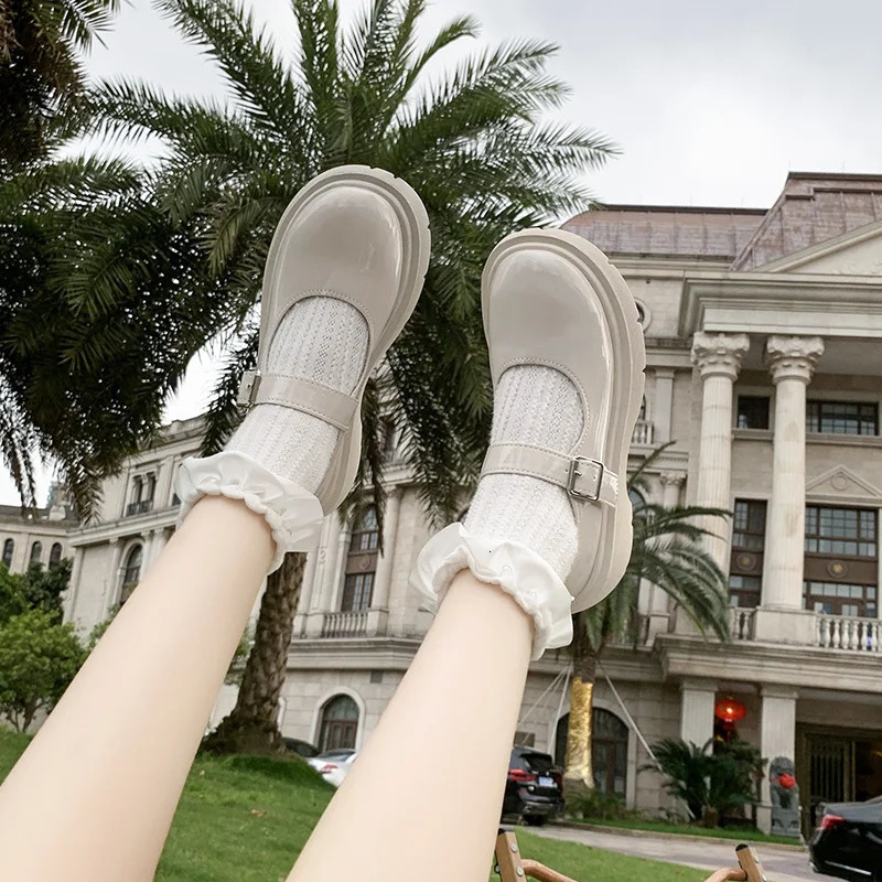 Womens Beaded Mary Jane Leather Shoes SpringAutumn Fashion Comfortable Elegant Flat Black Walking Shoes Zapatos Mujer 250410