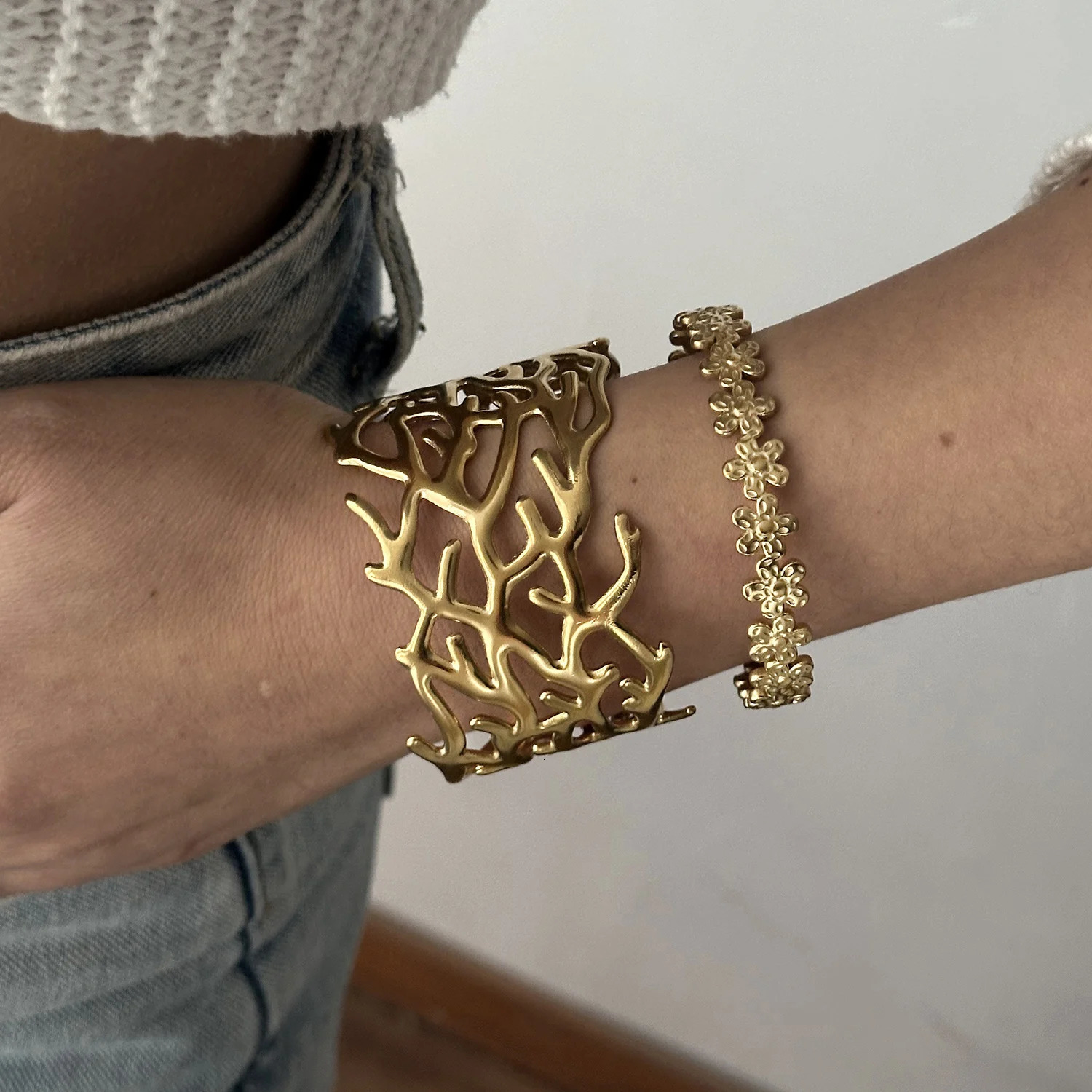 Exaggerated Punk Irregular Wide Cuff Bangle for Women Vintage Gold Color Chunky Metal Bracelets Uni Men Hand Jewelry Gift 250322