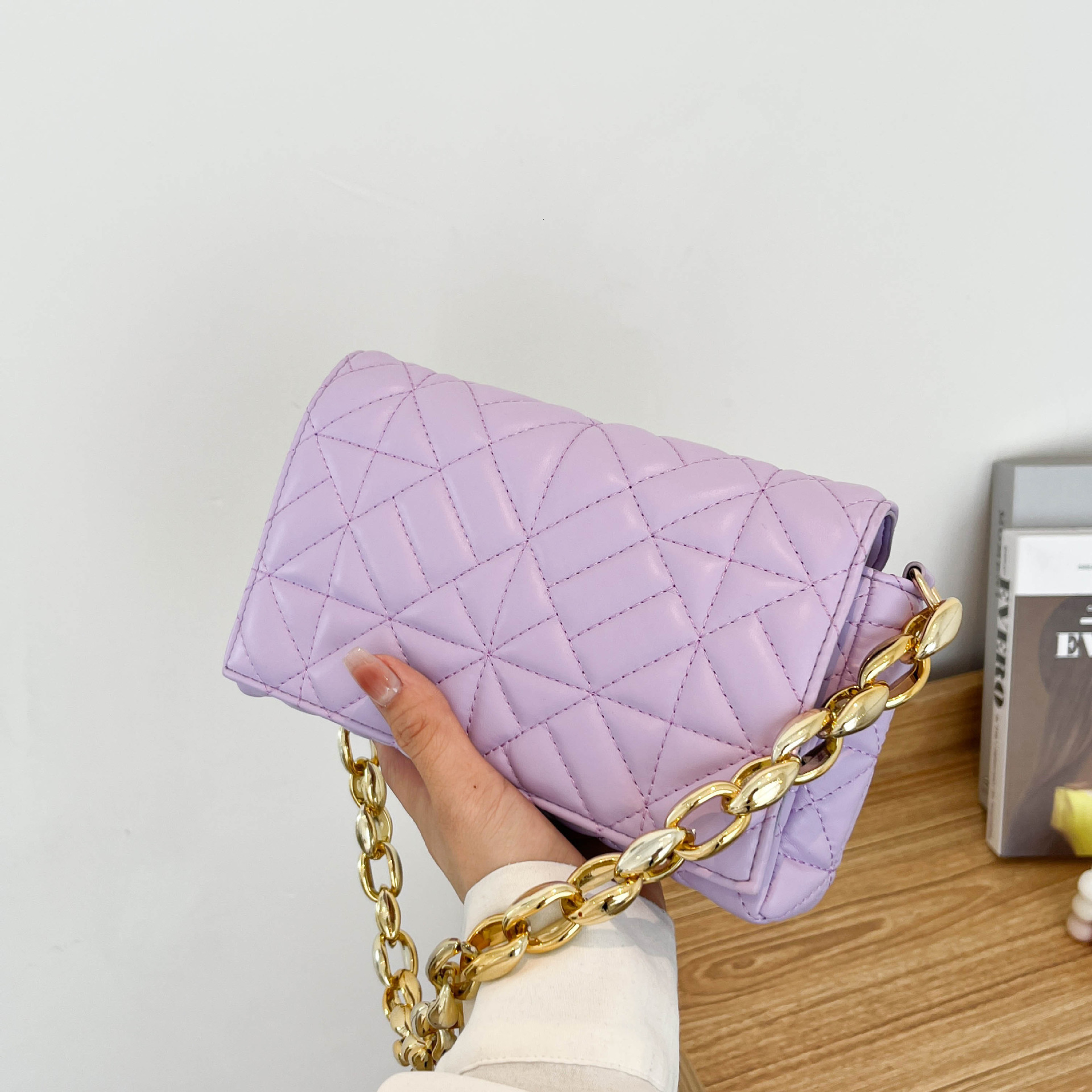 2025S Fashion Designer Solid Color Simple Thick Chain Summer New Korean Fashion Embroidered Thread Single Shoulder Handheld Underarm Small Square Wome