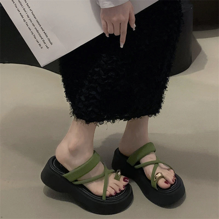 Toe sandals Designer Slippers free Shipping thick soled sandals single lined shoes External penetration Women small beach slippers