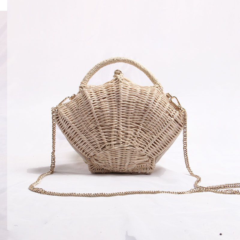2025S Fashion Designer New Shell Shaped Chain Small Rattan Women S Ins Single Shoulder Hand Held Beach Vacation Bag Grass Woven Bag