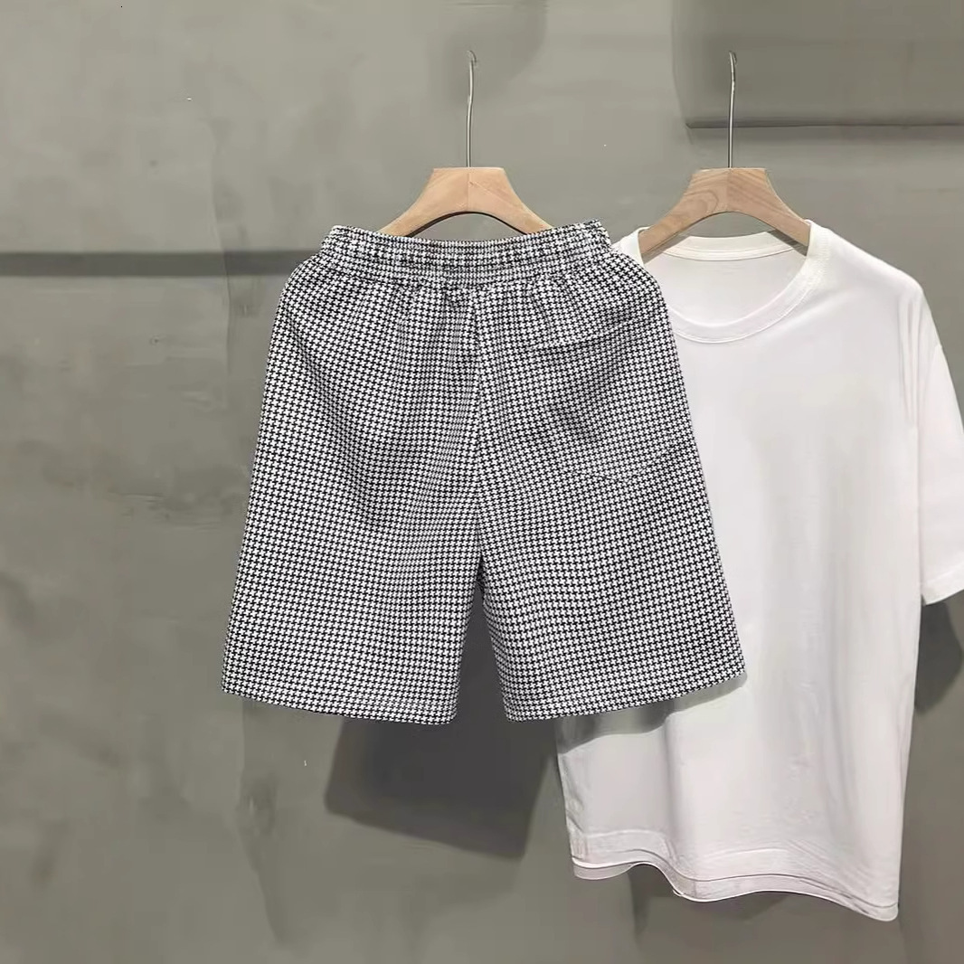 2025S Fashion Designer Summer New Trendy High End Light Luxury Casual Pi Shuai Contrast Color Sports Pants Versatile Men S Beach Split Shorts