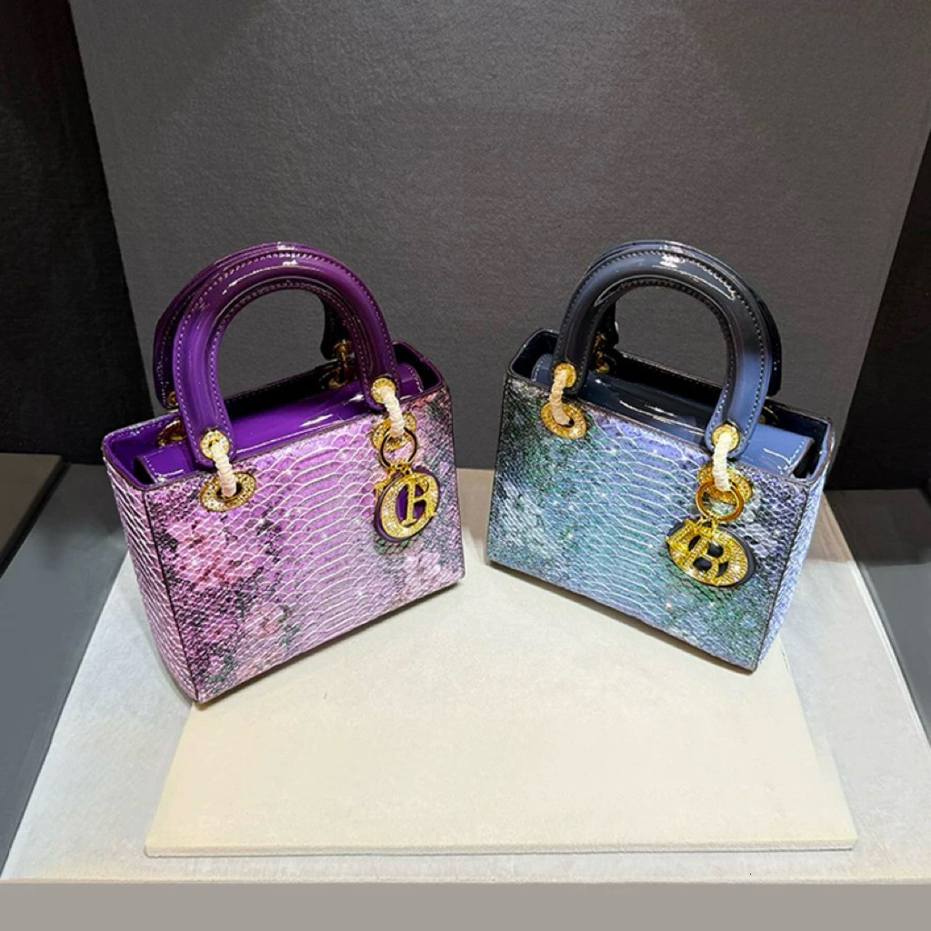 2025S Fashion Designer Advanced Light hot Niche Snake Skin Pattern Handbag Women S New Single Shoulder Crossbody Small Bag