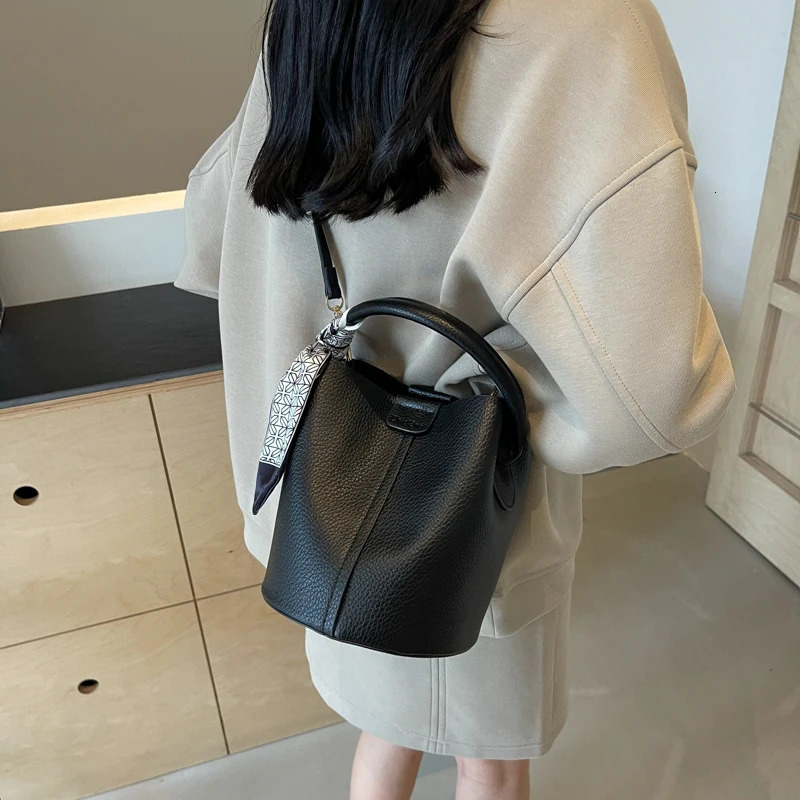 Advanced retro colored small bag womens cross body bag super fire bucket bag 250318
