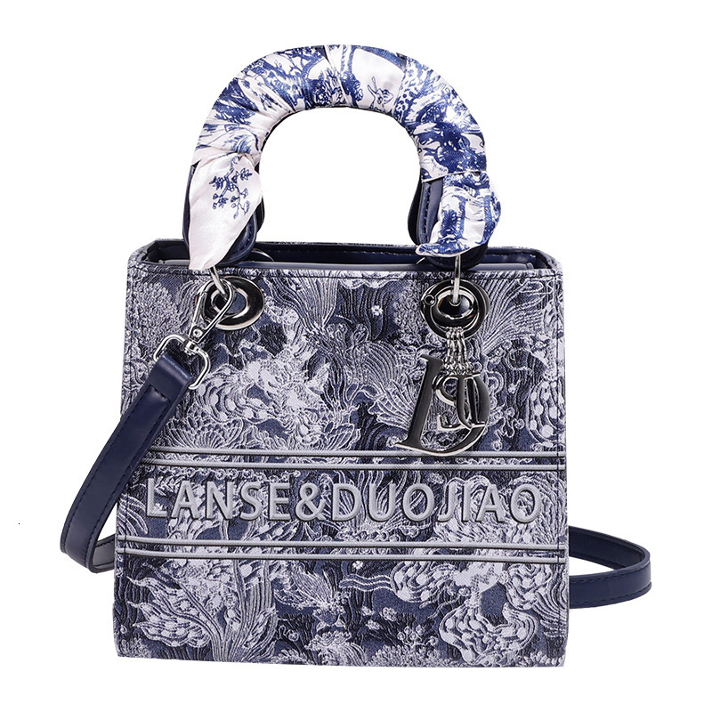 2025S Fashion Designer High Beauty Handheld For Women New Popular Crowd Design Daifei Embroidered One Shoulder Crossbody Bag