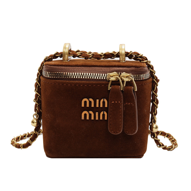 2025 Light New Style Niche Mini Women Retro New Style Frosted Chain Messenger Designer Spring And Summer Casual Mouth Red Envelope Shoulder Bag