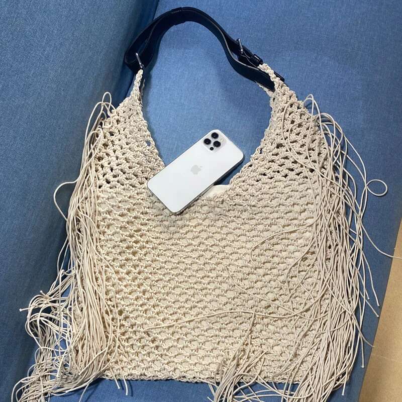 Hollow Out Hobos Bags For Women Designer Handbag Purse 2023 New To Weave Large Capacity Tassel Shoulder Straw Beach Bag