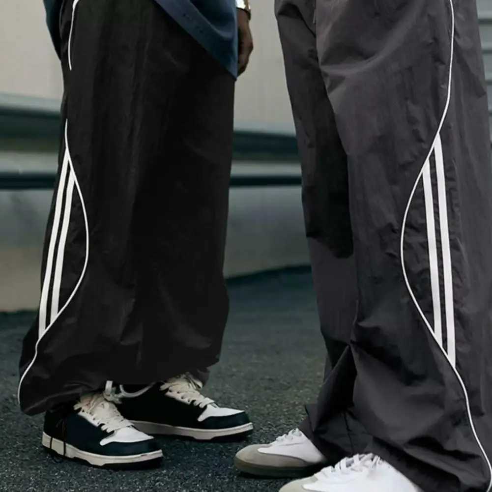Urban style sports Trouser retro American unisex pants with side pockets elastic waist and wide legs used for gym trainingT250322