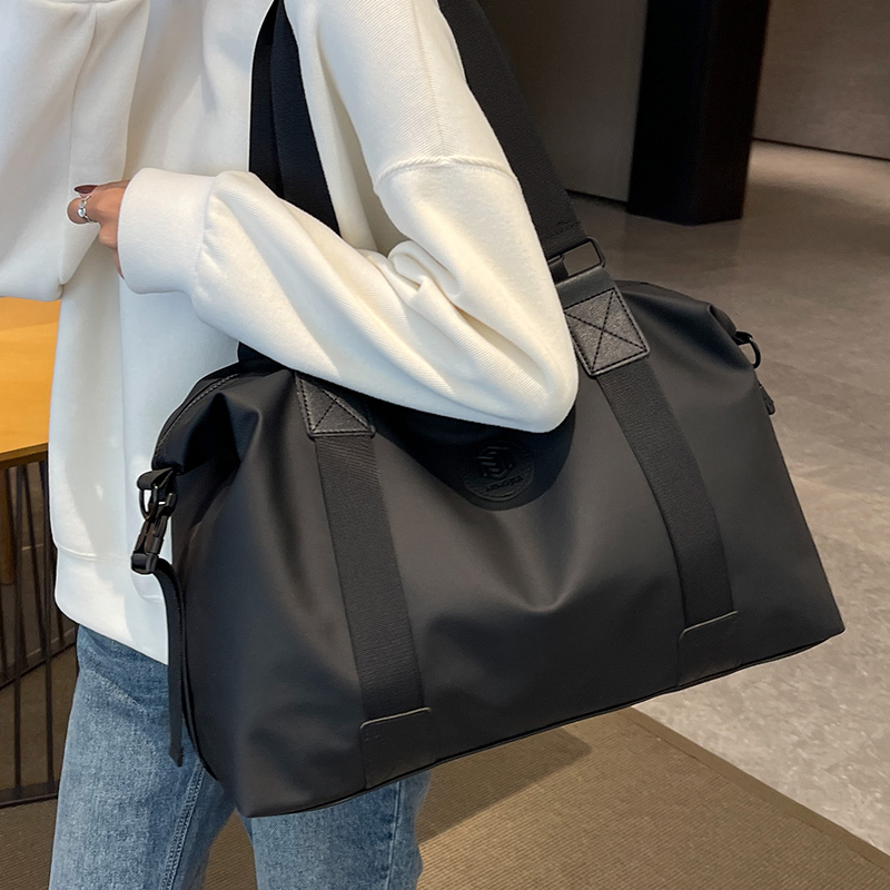 2025S Fashion Designer Short Distance Women S Lightweight Luggage Bag Men S Business Large Capacity Handbag Travel Fitness Training Bag