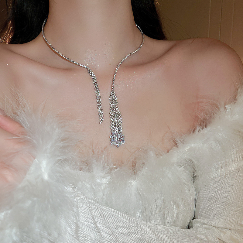 Light luxury irregular pearl necklace collar niche fashion clavicle chain senior sense jewelry women