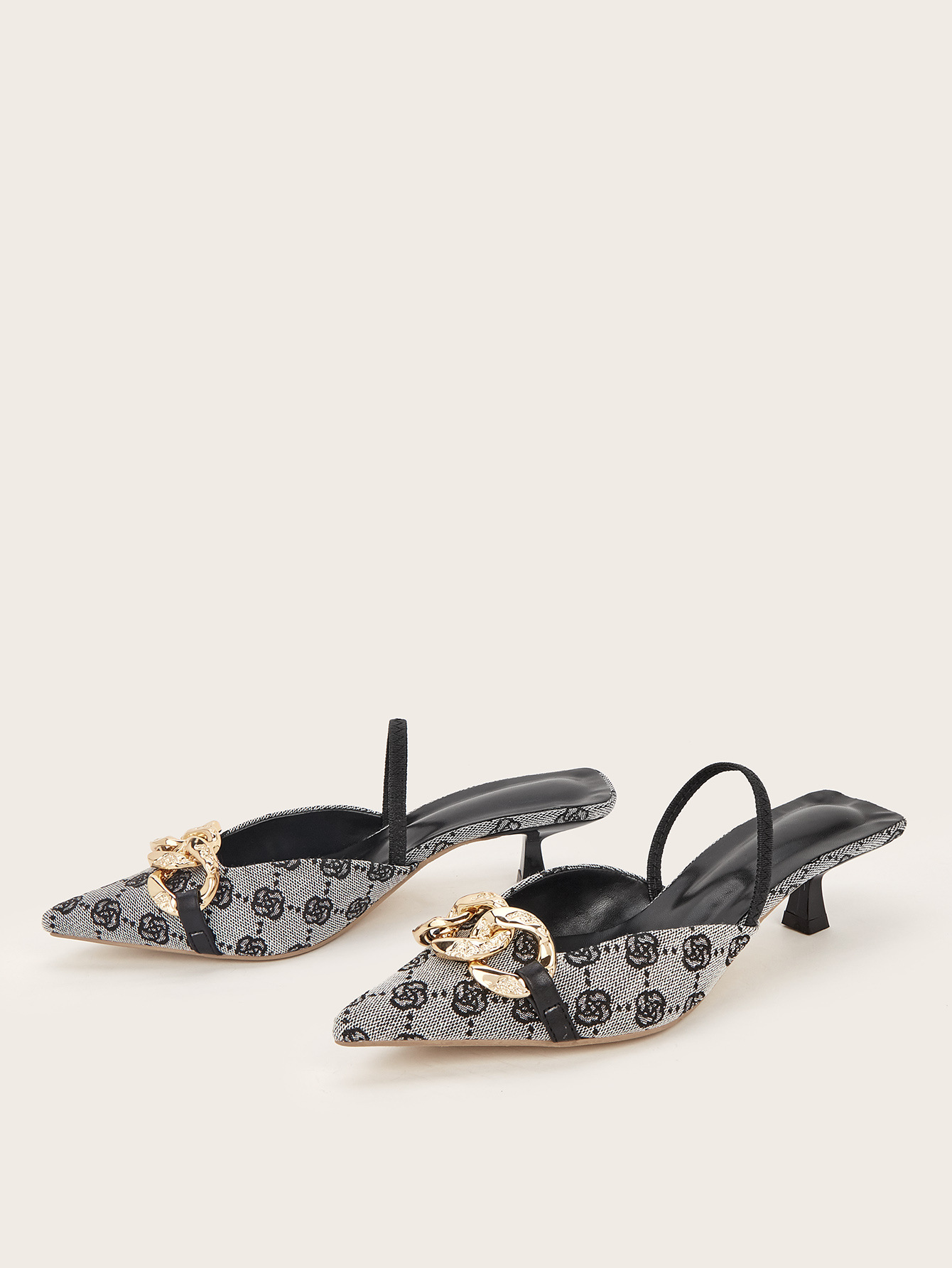 Free shipping 2025 new designer Sandals heel slides for womens Pointed Metal buckle slippers girl fashion slipper outdoor shoes