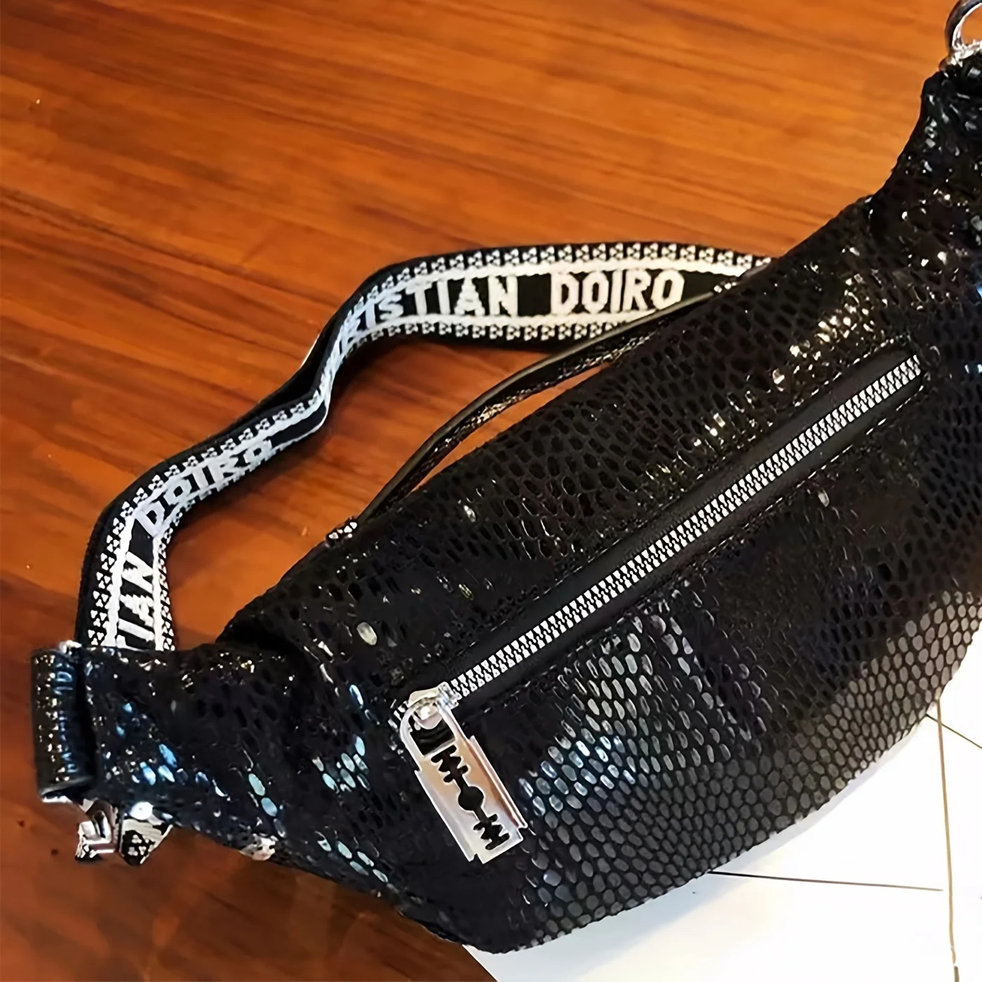 Compact multifunctional sequined waist bag casual outdoor sports street cross body chest bag fashionable 250318