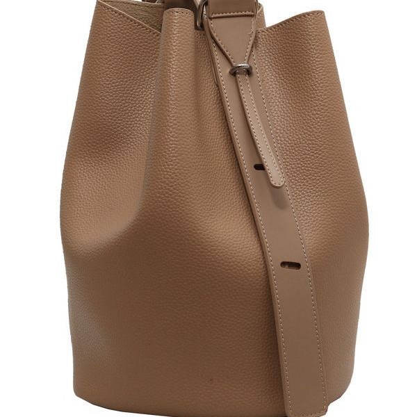 Minimalist niche Tote Bag New high-capacity commuter shoulder and underarm bag 2025s hot