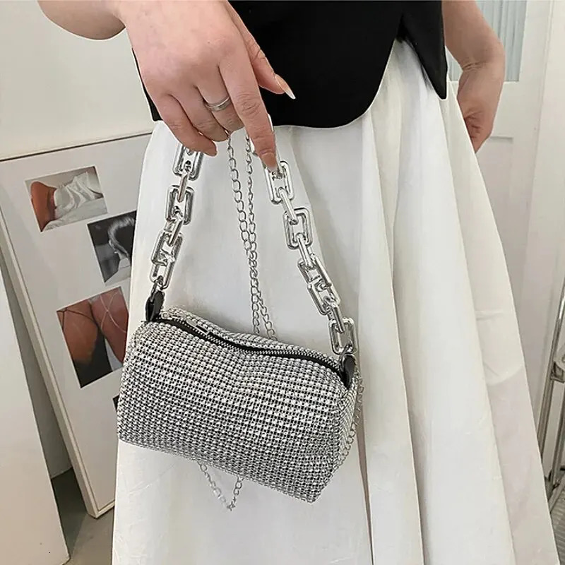 Womens Bag Allover Rhinestone Bucket Bag Glitter Chain Prom Purse Handbag Womens Mini Crossbody Bag 6.3*3.54 Inch 250318