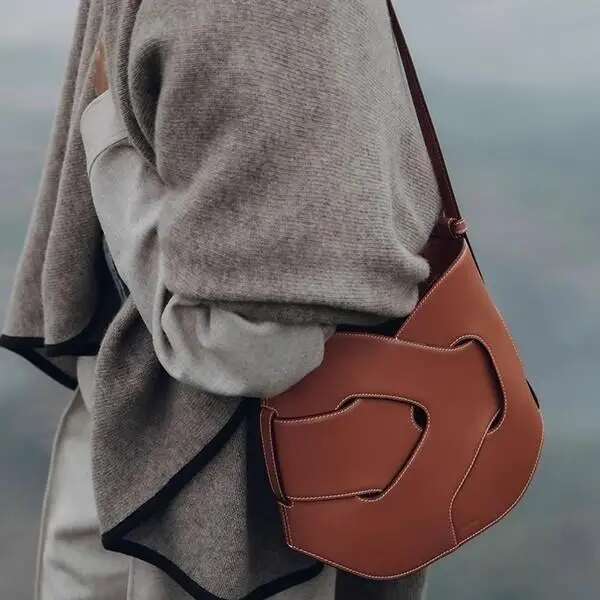 New Smooth Braid Niche Retro Crossbody Underarm Light Fashion Design Leather Women's Shoulder Bag