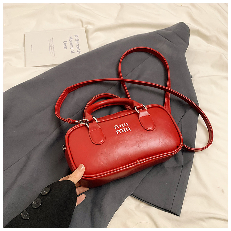 2025 vintage women's bag simple and popular western style and versatile single-shoulder crossbody bag niche vintage handheld bowling bag
