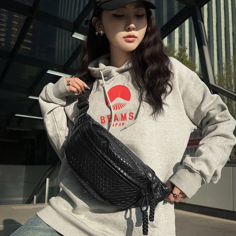 Mens waist bag large capacity leather Fanny bag unisex woven pattern chest bag fashionable shoulder cross body bag high-quality waist belt bag 250318
