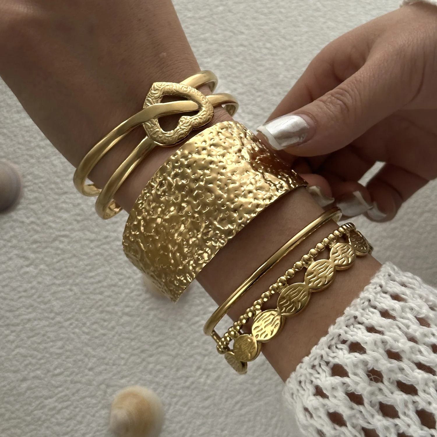 Exaggerated Punk Irregular Wide Cuff Bangle for Women Vintage Gold Color Chunky Metal Bracelets Uni Men Hand Jewelry Gift 250322