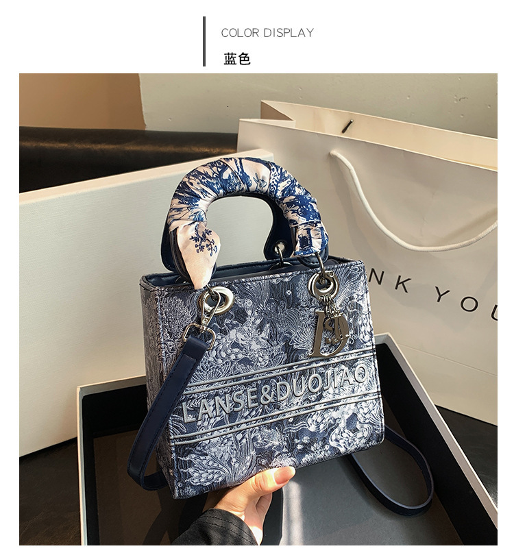 2025S Fashion Designer High Beauty Handheld For Women New Popular Crowd Design Daifei Embroidered One Shoulder Crossbody Bag