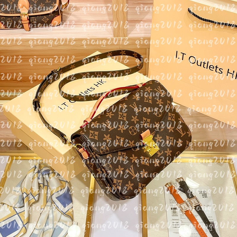 Luxurys designers bags Fashion womens crossbody bags Clutch Shoulder Bag Letter Handbag purse MessengerTotes wallet Bag