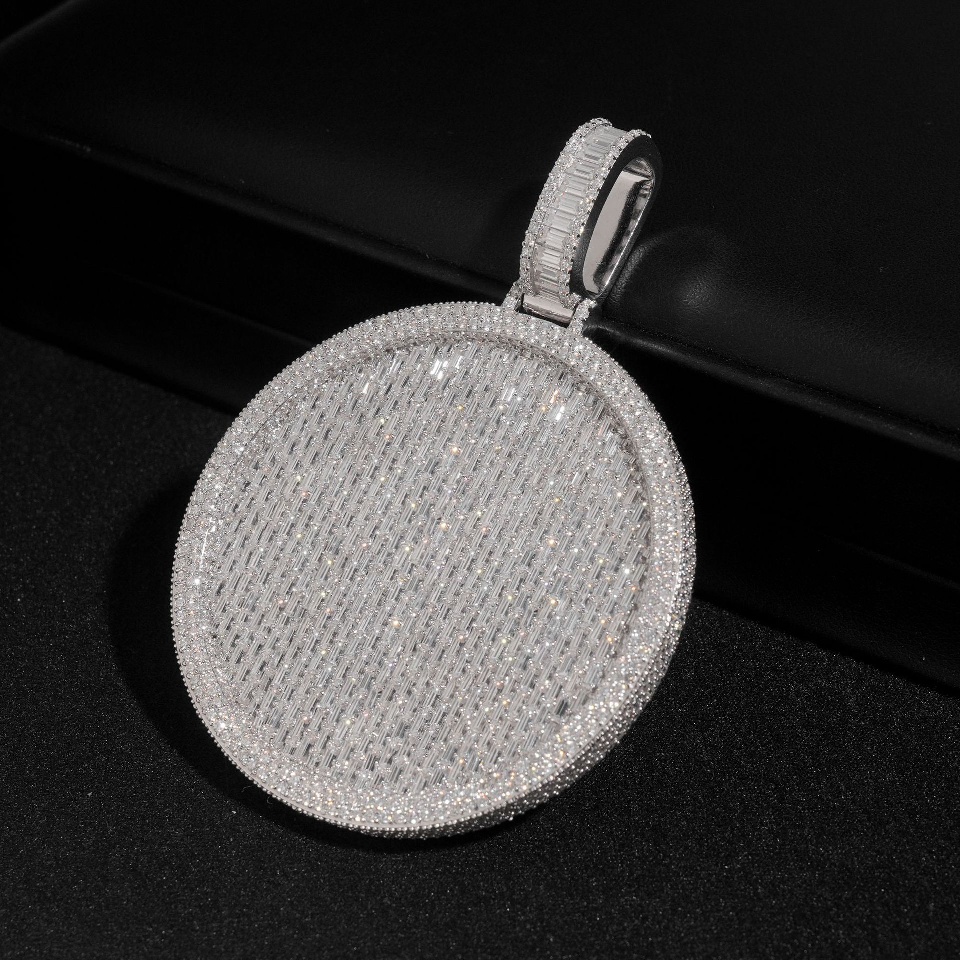 New 2.5-inch disc side fully inlaid hip-hop pendant 925 silver T-shaped moissanite wearing 10mm necklace
