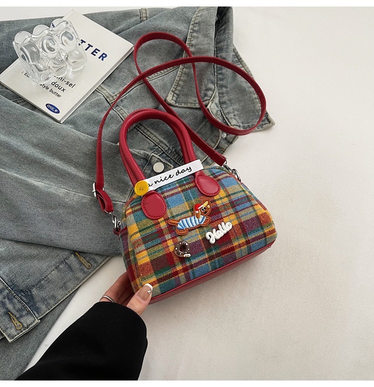 2025S Fashion Designer Colorful Exquisite Plaid Ins Sausage Dog Handbag For Women And Small Dogs With High Appearance Commuting Change Diagonal Cross 