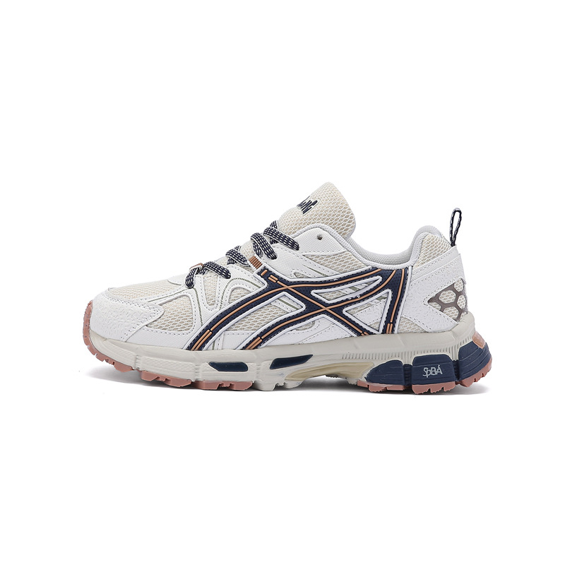 Retro style grey mesh sports shoes with a niche and chic look for both men and women Outdoor running and hiking shoes for summer outfits
