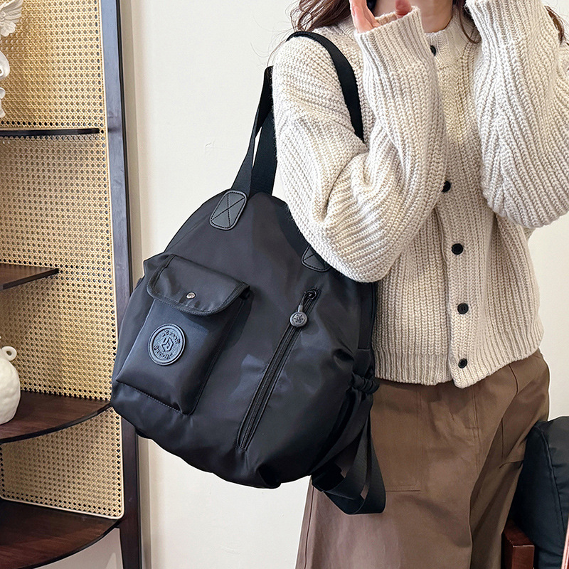 Large capacity shell bag lightweight new shoulder bag short business trip backpack Fashion trend commuter bag women 2025s hot