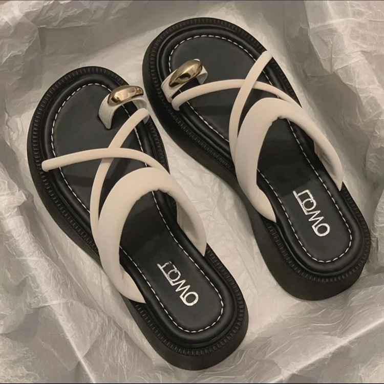 Toe sandals Designer Slippers free Shipping thick soled sandals single lined shoes External penetration Women small beach slippers NEW 2025