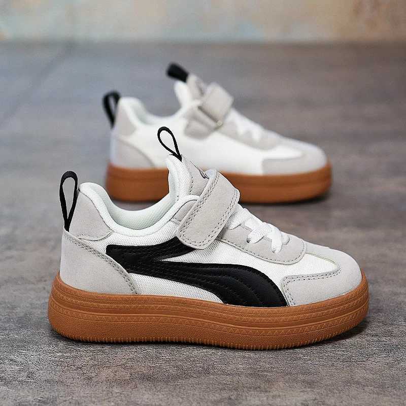 2025 Fashion Childrens Skateboarding Shoes Designer Breathable Sports Shoes Childrens Green Leisure Sports Shoes Girls and Boys Training ShoesT250322
