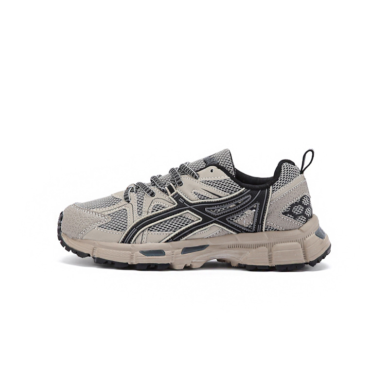 Retro style grey mesh sports shoes with a niche and chic look for both men and women Outdoor running and hiking shoes for summer outfits