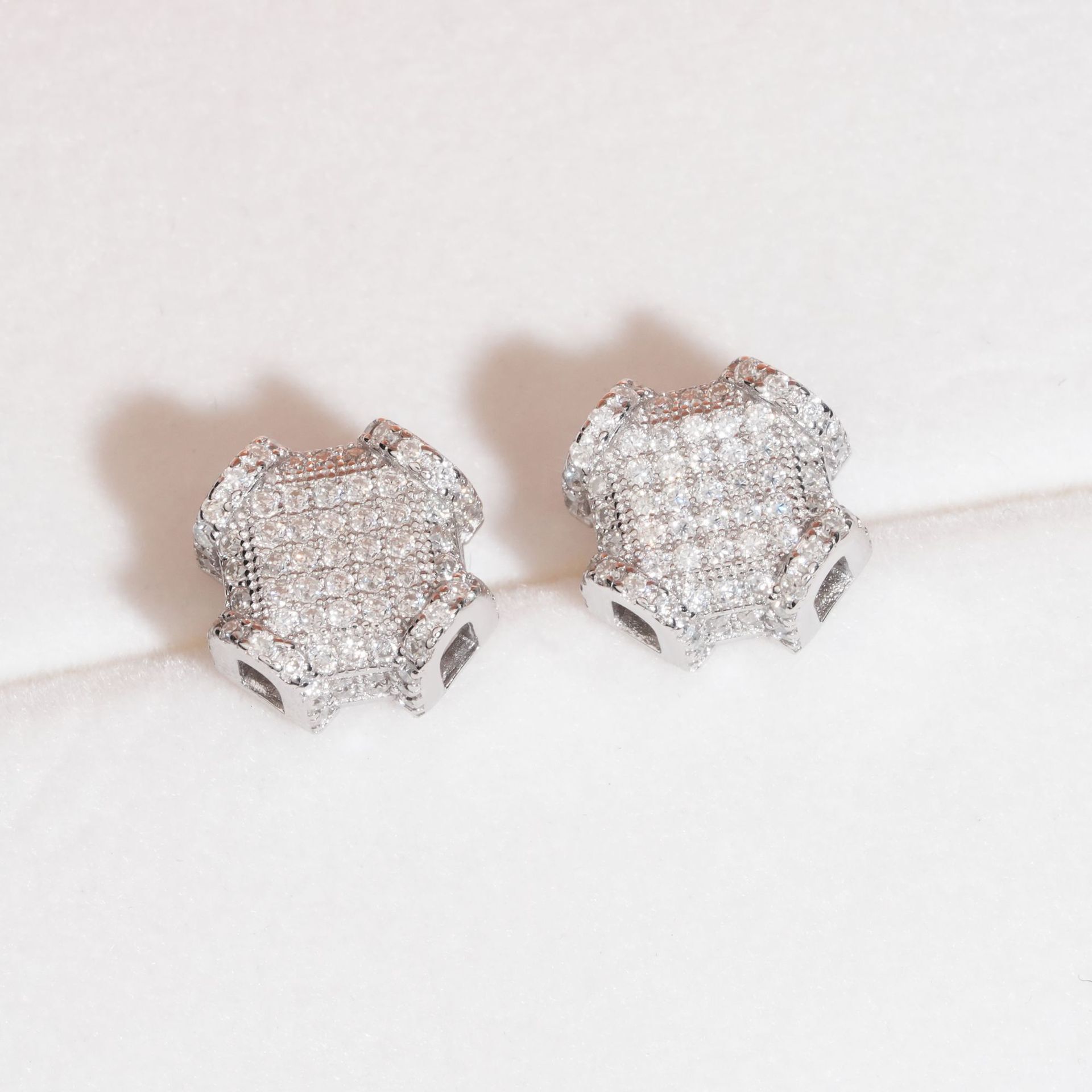 Diamond hair hip-hop style new S925 silver moissanite personalized male and female earrings fashionable earrings GRA