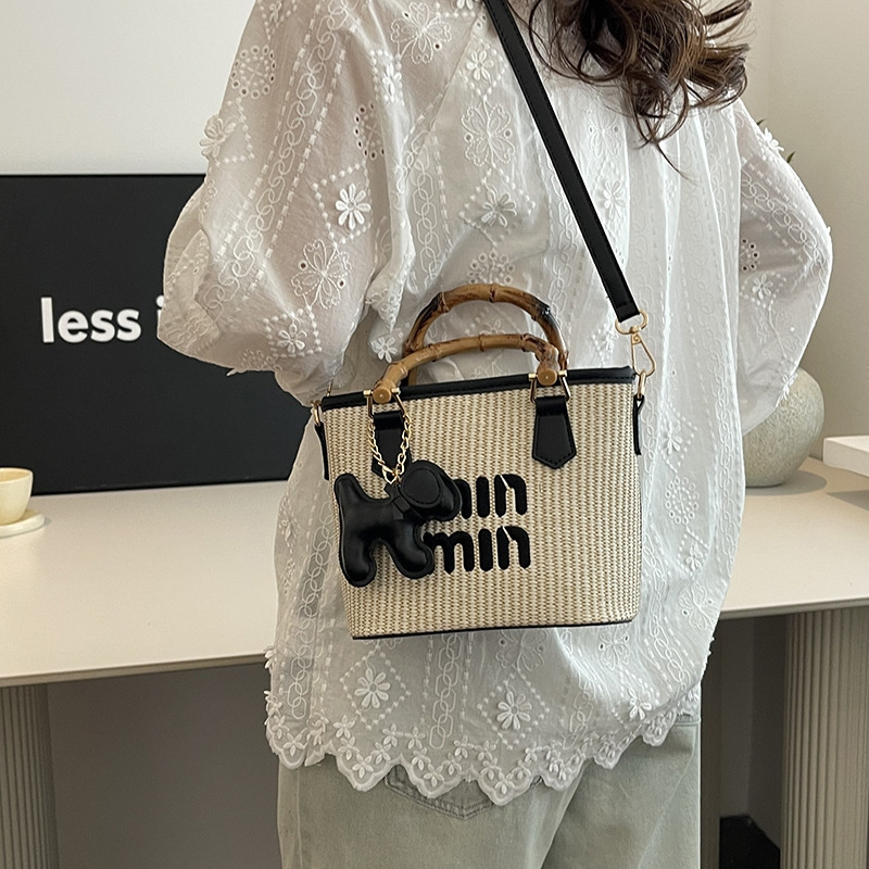 Free Shipping Free Shipping Drawstring Designers For Womens 2025 New Spring Fashion Weaving Bamboo Basket Water Bucket Handheld Single Shoulder Diagon