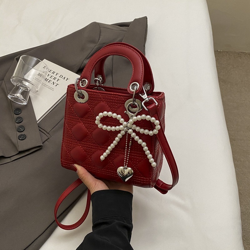 2025S Fashion Designer High End Niche Design New Trendy And Fashionable Diamond Grid Pearl Handbag Single Shoulder Crossbody Daifei Bag