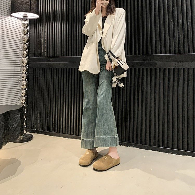 2025 hot free shipping designer Sandals for woman Solid vintage breathable beach shoes