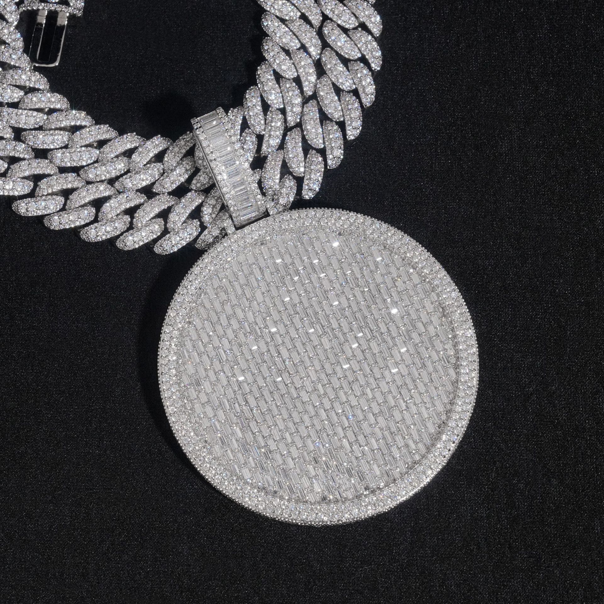 New 2.5-inch disc side fully inlaid hip-hop pendant 925 silver T-shaped moissanite wearing 10mm necklace