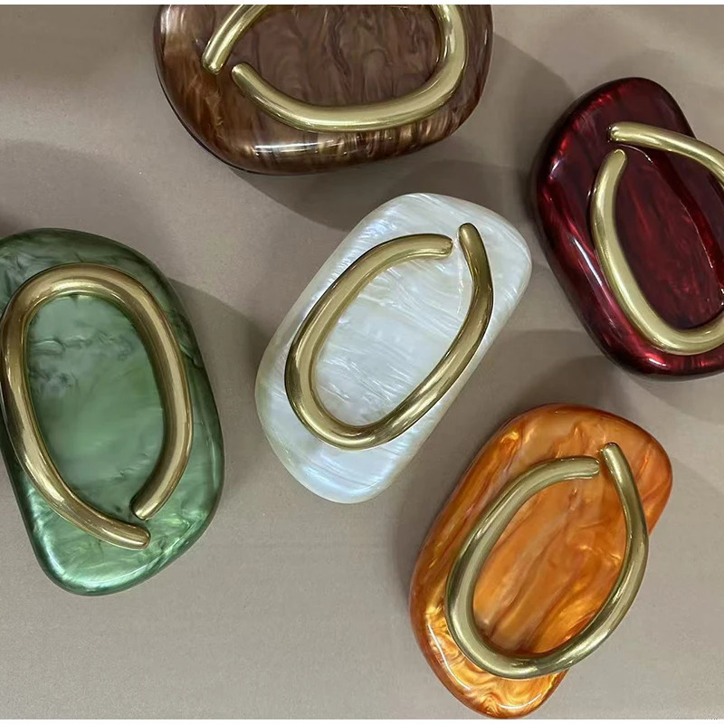 Gold Handle Closure Box Clutch 2025 Lady Shell Bag Fashion Wedding Evening Clutch High-end y Gold Chain Shoulder Bag 250318