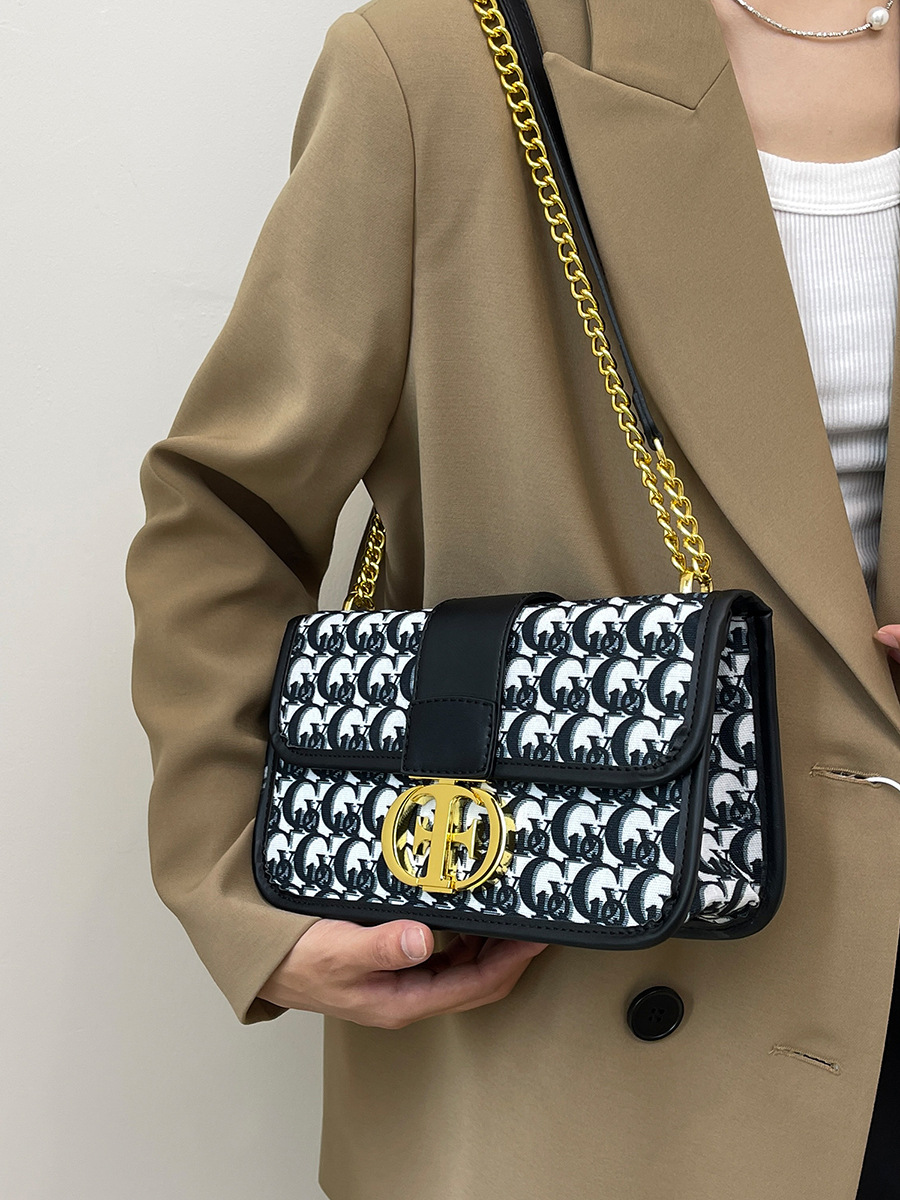 Small fragrant style bag fashion same style small square bag with metal lock buckle rossbody chain single shoulder women's bag