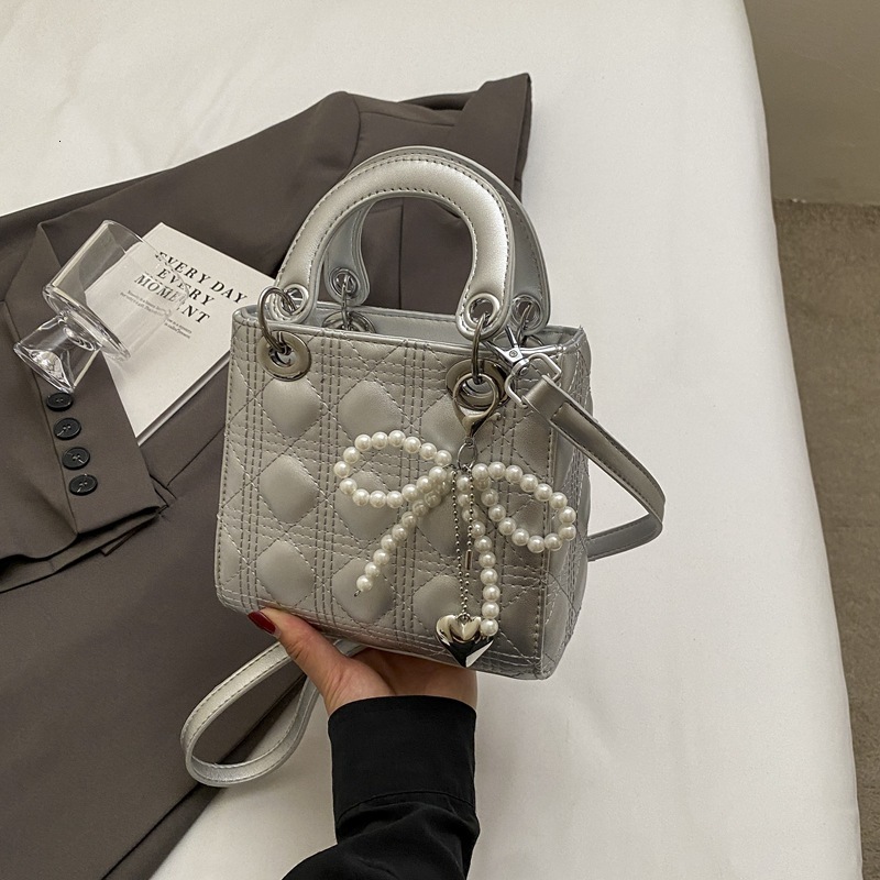 2025S Fashion Designer High End Niche Design New Trendy And Fashionable Diamond Grid Pearl Handbag Single Shoulder Crossbody Daifei Bag