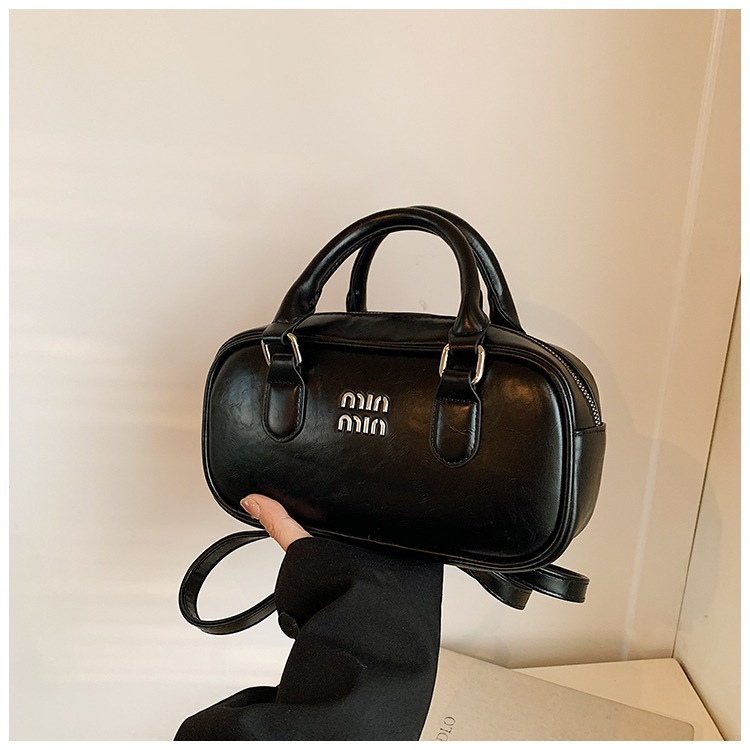 2025 vintage women's bag simple and popular western style and versatile single-shoulder crossbody bag niche vintage handheld bowling bag