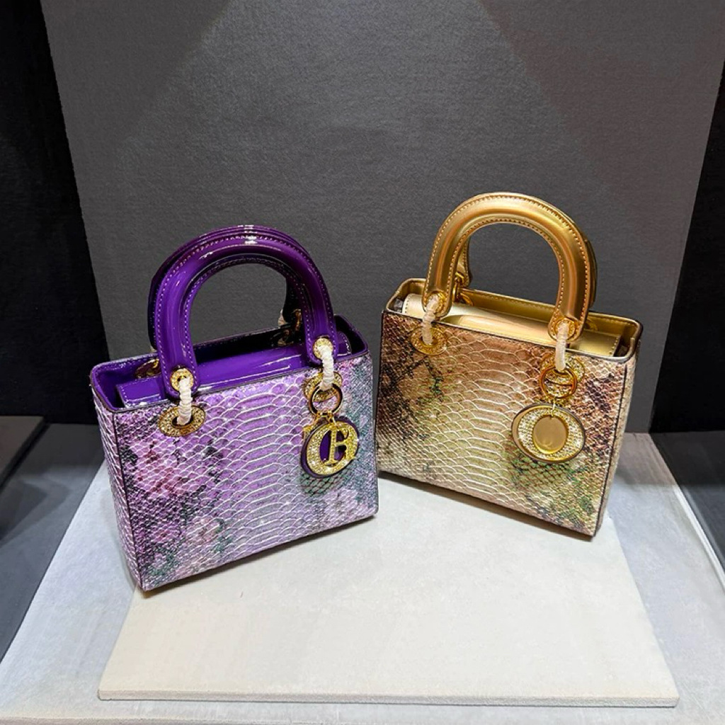 2025S Fashion Designer Advanced Light hot Niche Snake Skin Pattern Handbag Women S New Single Shoulder Crossbody Small Bag