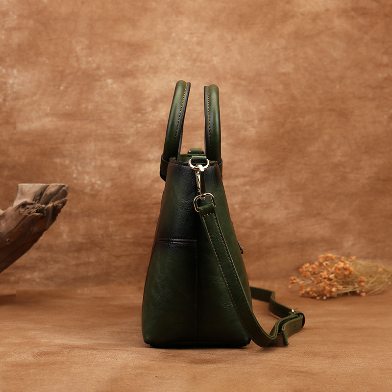 2025S Fashion Designer Fashionable PU Women Emed Handbag Contrast Color Temperament Mom S Literary And National Style Small Square Bag