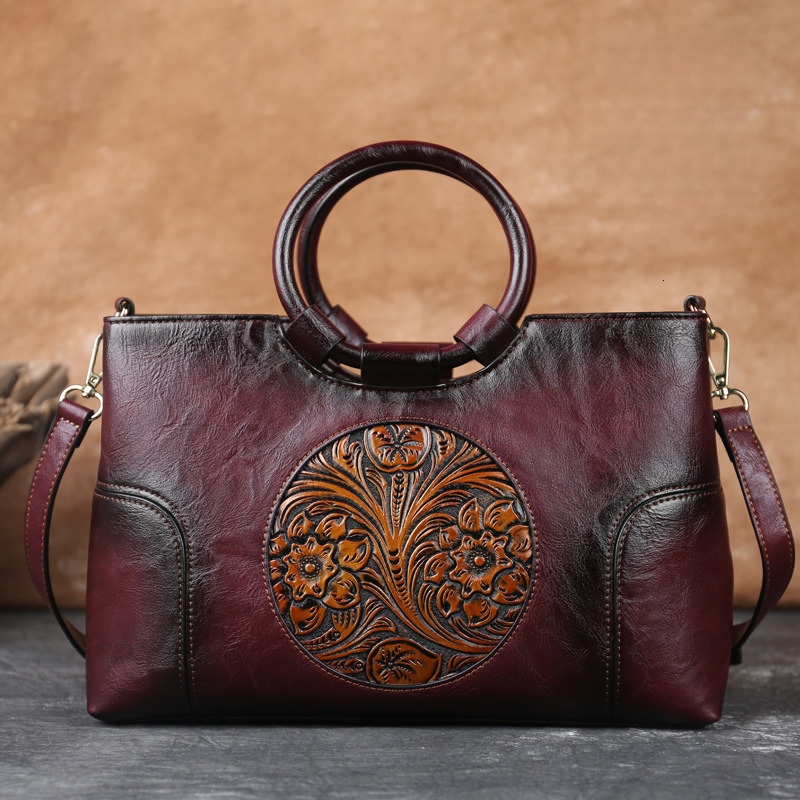 2025S Fashion Designer Fashionable PU Women Emed Handbag Contrast Color Temperament Mom S Literary And National Style Small Square Bag