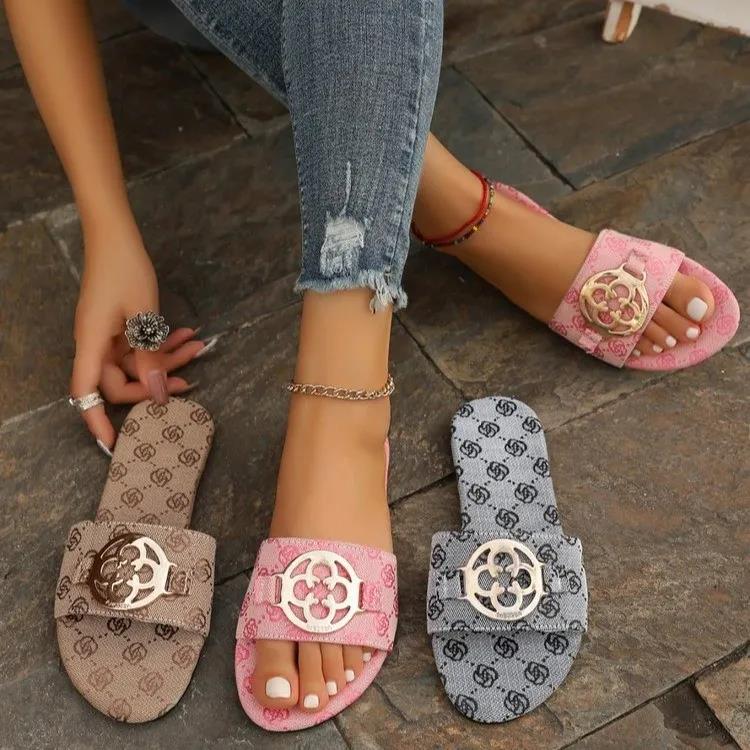 Flat sandals slippers Designer metal buckle slipper free Shipping flat sandal External penetration Women plus size casual sandals 2025