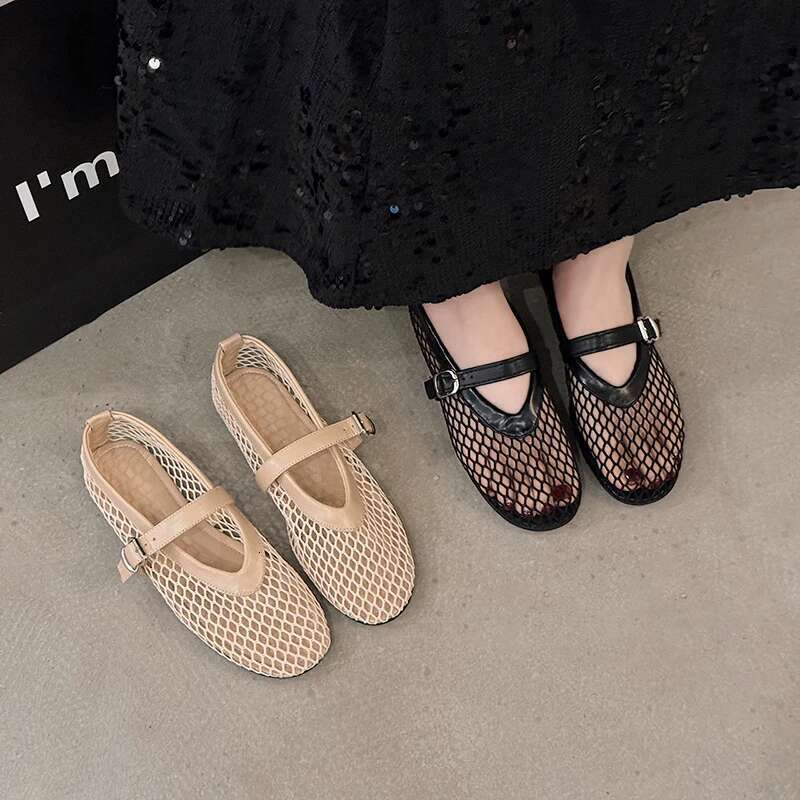 Pointed Flat Designer Casual Trend Breathable Ballet Women's Hollow Beach Sandals Mary Jane Shoes 2025 New Style