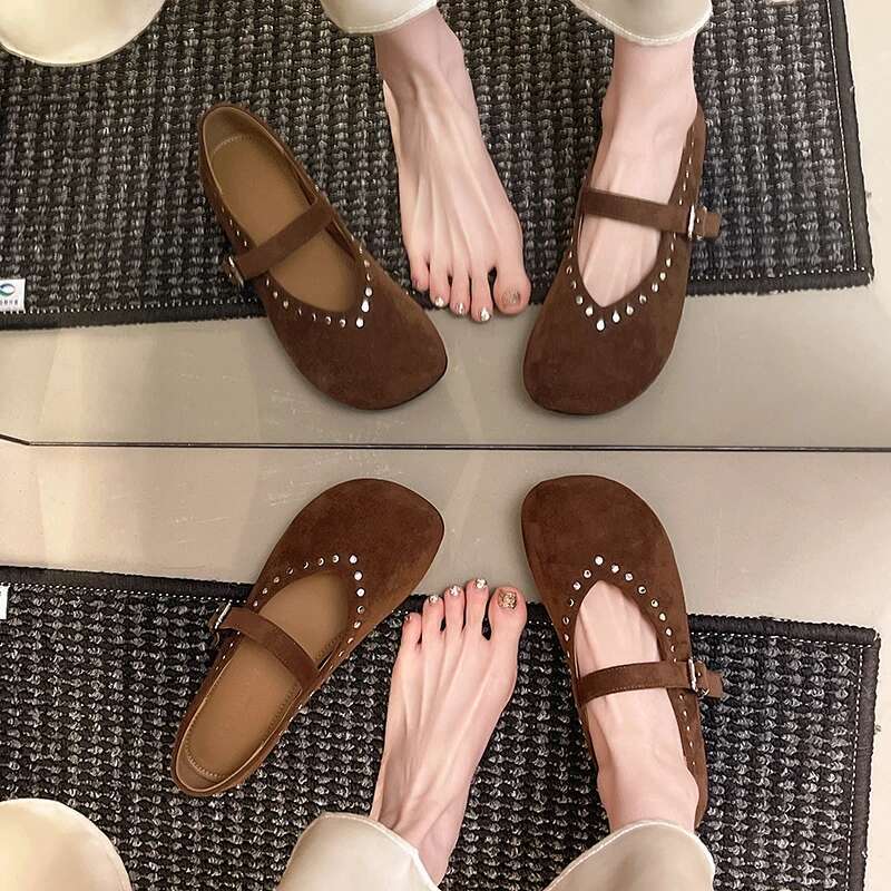 2025 new driving suede leather metal buckle elegant French flat shoes women's round toe daily designer fashionable walking shoes dress