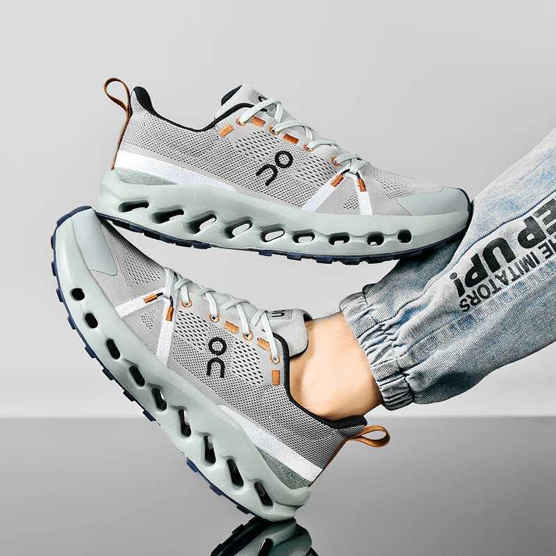 2025 New Mens Ultra-light Running Shoes Cushioned Sports Shoes Mens Breathable Thick Sole Flying Mesh Racing ShoesC250411