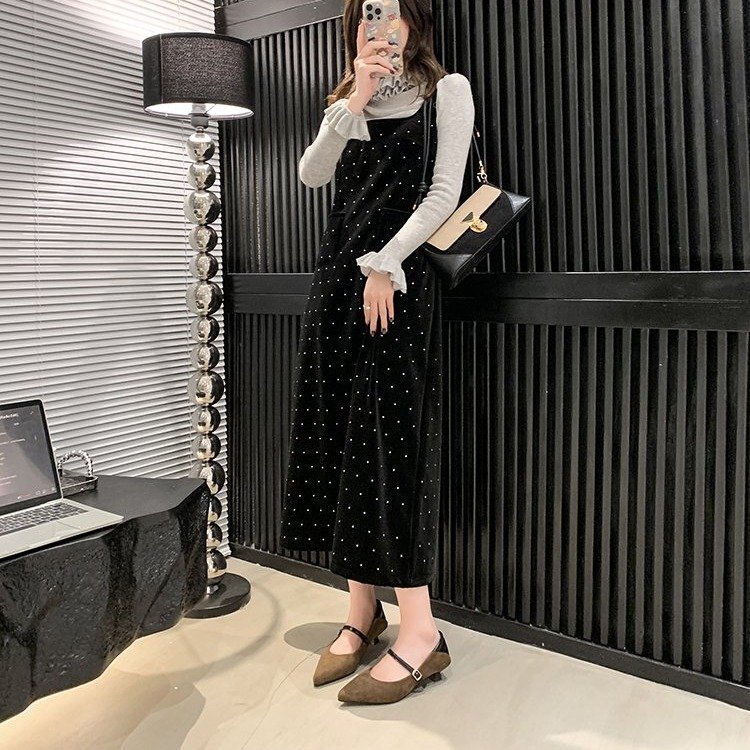 The 2025 new designer fashion single shoes are very thin, and your legs look long. Wearing them will make you a goddess