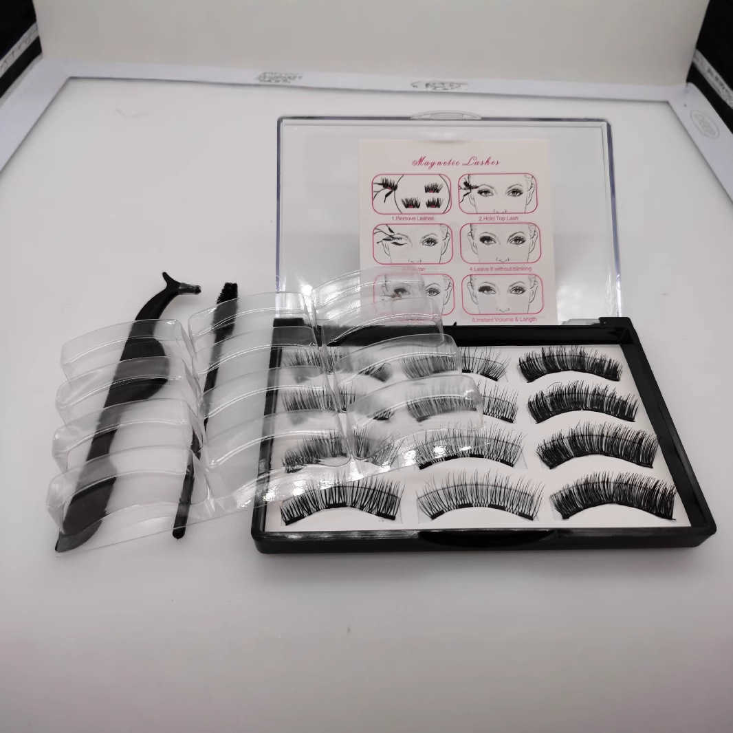Magnetic suction false eyelashes are soft high-end and dense. 12 piece set of magnetic eyelashes W250324