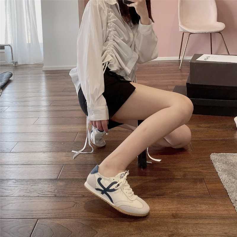 Womens sports shoes white platform womens apartment sports shoes womens lightweight vulcanized shoes womens casual comfort XJ250324